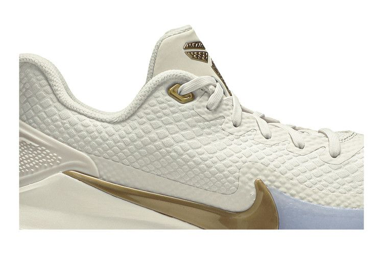 Кроссовки Nike Mamba Focus 'Metallic Gold'