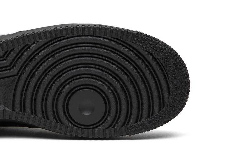 Krossovki-Nike-Air-Force-1-07-LV8-Overbranding-4