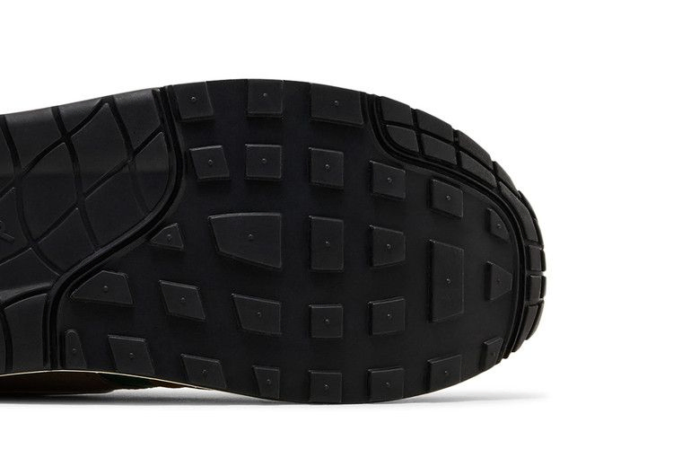 air-max-1-86-og-big-bubble-powerwall-hf0551-300_04