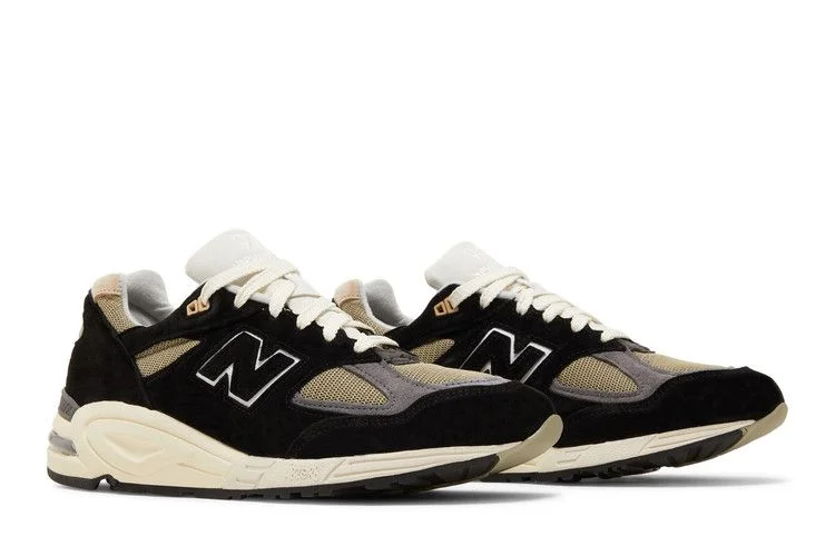 Krossovki-Teddy-Santis-x-New-Balance-990v2-Made-in-USA-Black-7