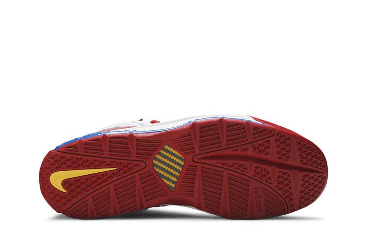 zoom-lebron-3-superman-31214715329_03