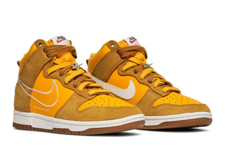 Krossovki-Nike-Wmns-Dunk-High-SE-First-Use-Pack-University-Gold-7