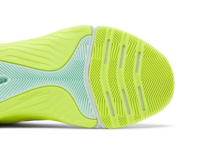 wmns-metcon-8-arctic-orange-volt-do9327-800_04