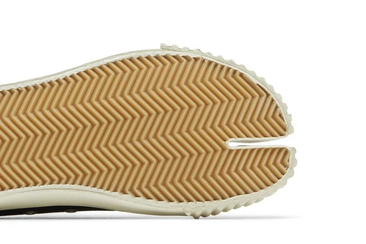 Кроссовки Maison Margiela Wmns Tabi Low 'Black White'