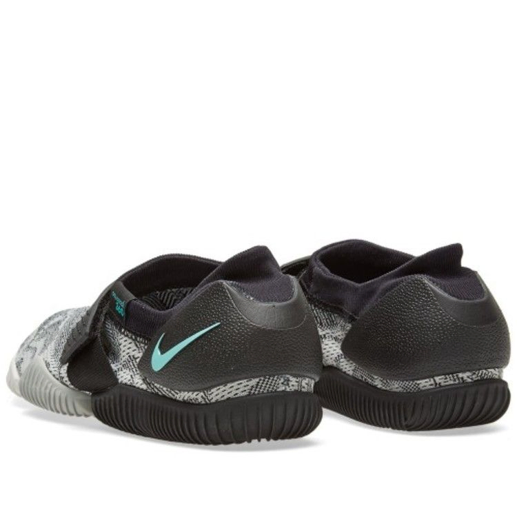 nikelab-aqua-sock-360-902782-002_02