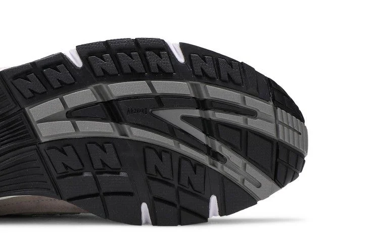 Кроссовки New Balance Men's 991 Made in England 'Grey White'