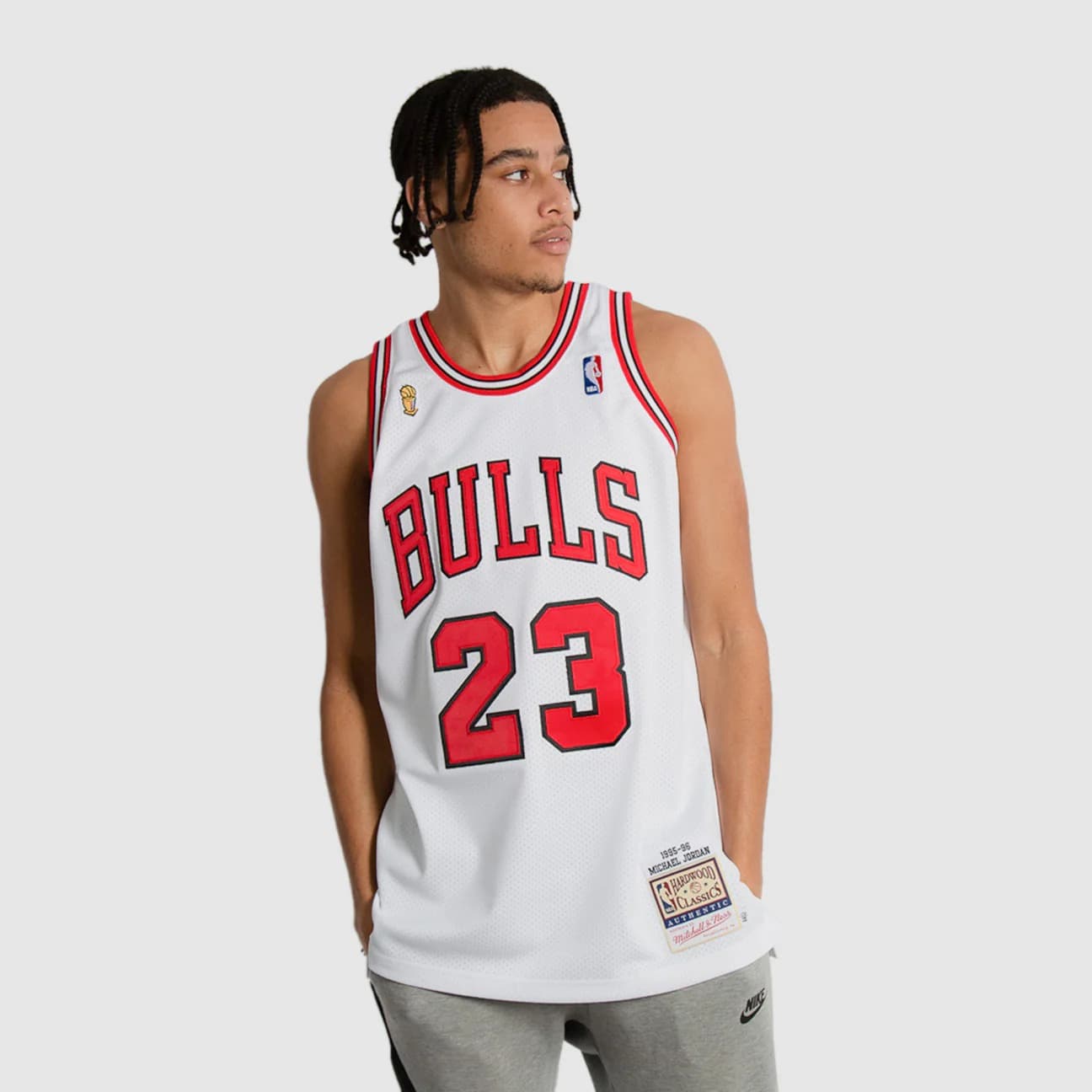 1995-1996-Chicago-Bulls-Michael-Jordan-23-Authentic-Finals-Hardwood-Classic-White-Jersey-1