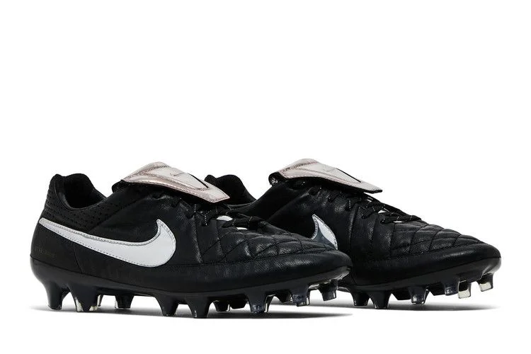 Krossovki-Nike-Tiempo-Legend-5-Premium-FG-Black-Chrome-7
