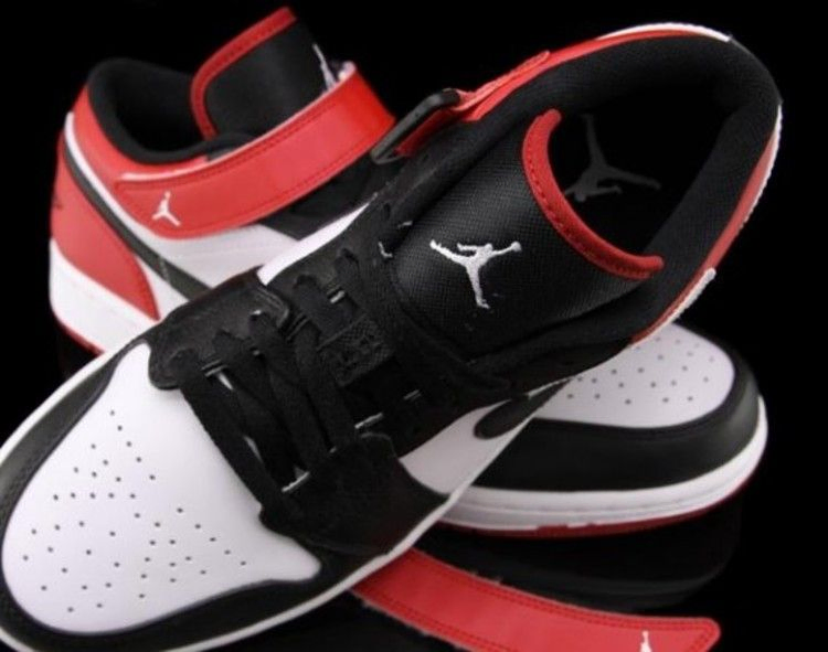 Кроссовки Air Jordan 1 Strap Low 'Black Toe'