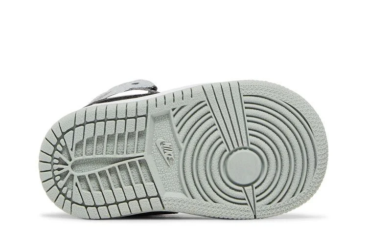 Krossovki-Air-Jordan-1-Mid-TD-Light-Smoke-Grey-3