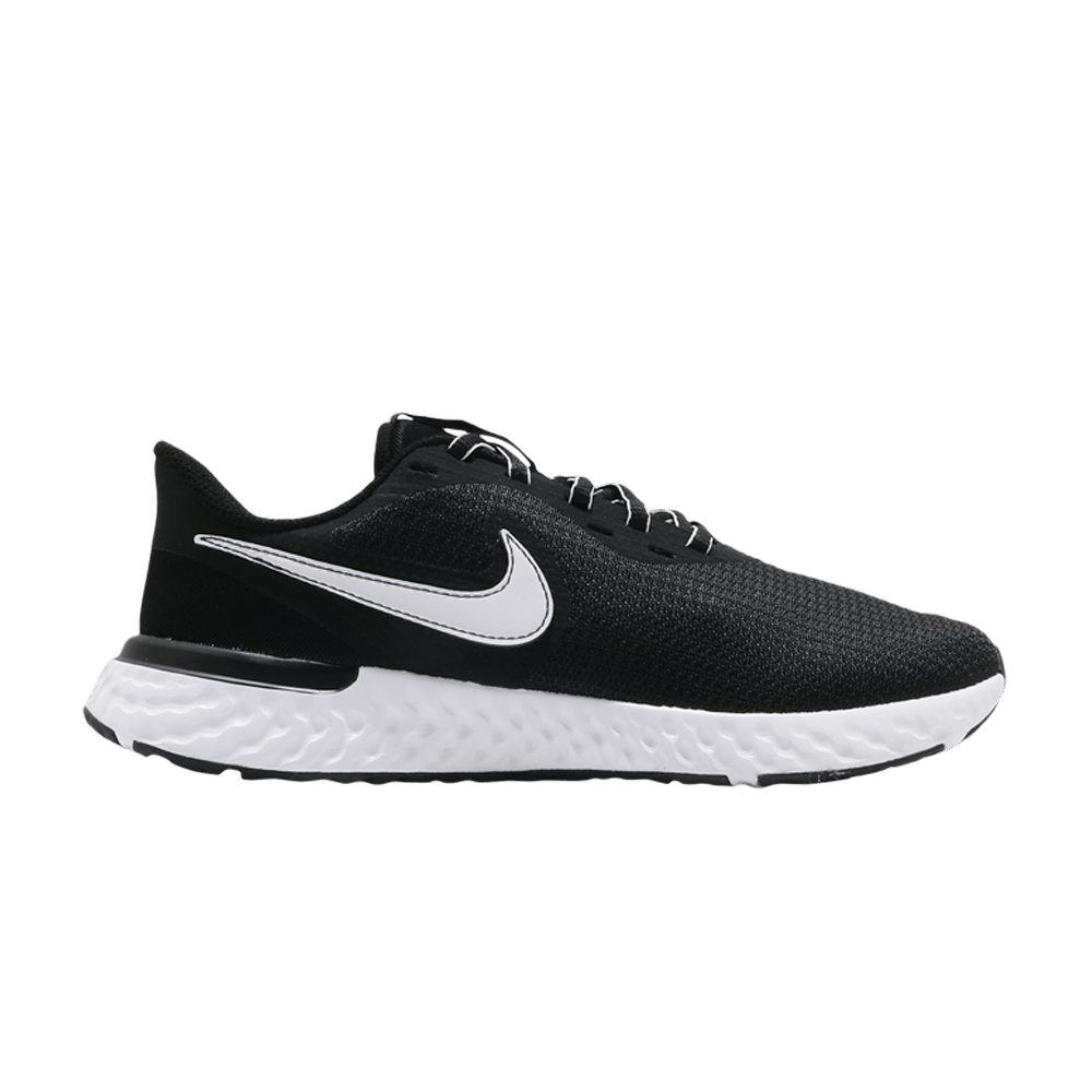 wmns-revolution-5-ext-black-white-cz8590-001