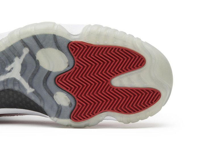 air-jordan-11-retro-low-cherry-528895-102_04