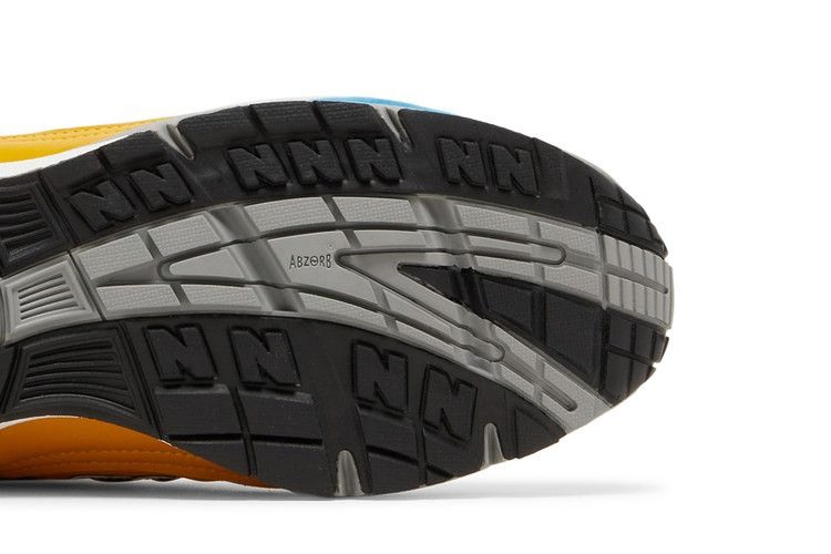 sneakersnstuff-x-wmns-991-made-in-england-blue-yellow-w991ef_04