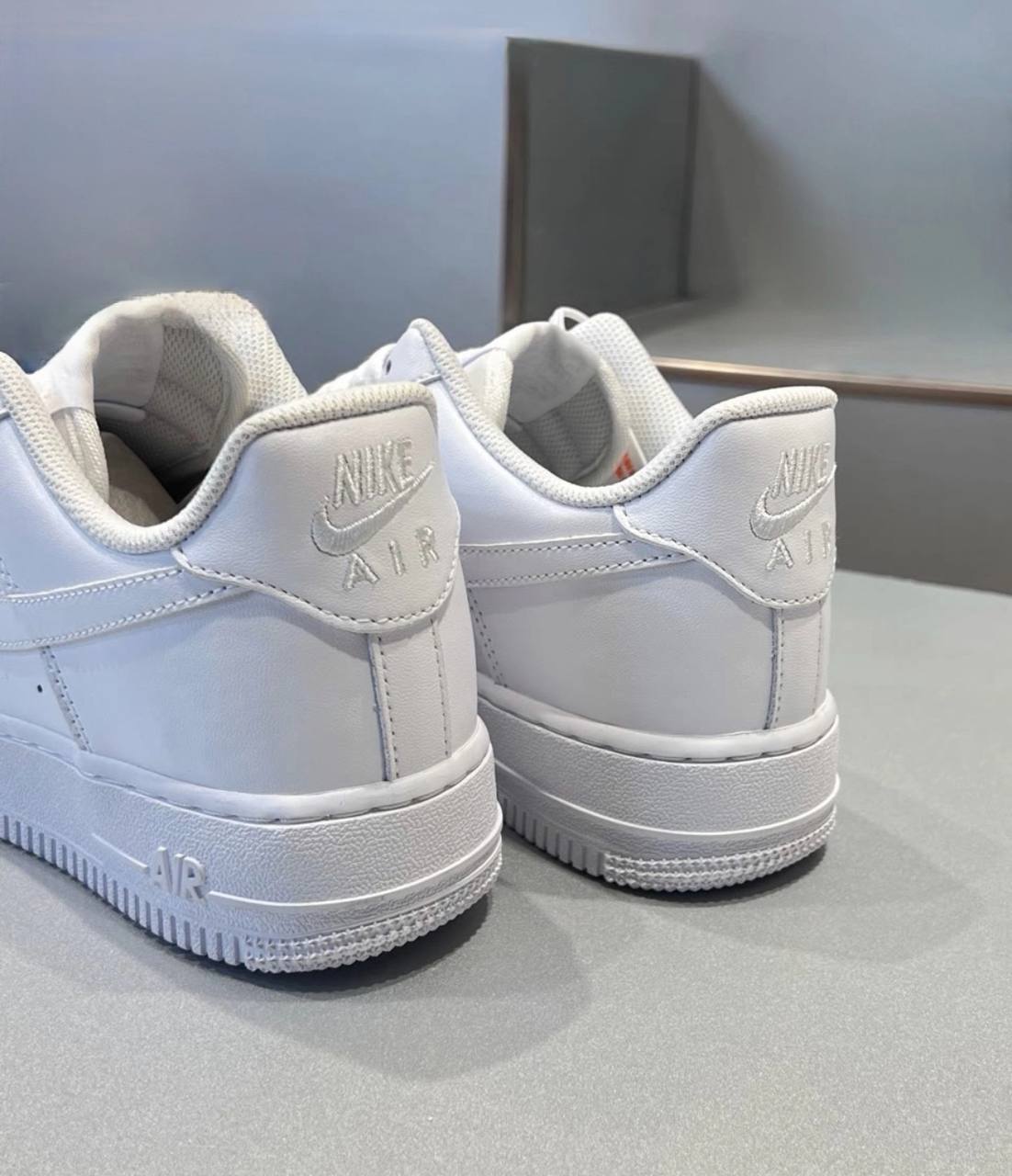 Кроссовки Wmns Nike Air Force 1 Low ’07 White (2018)