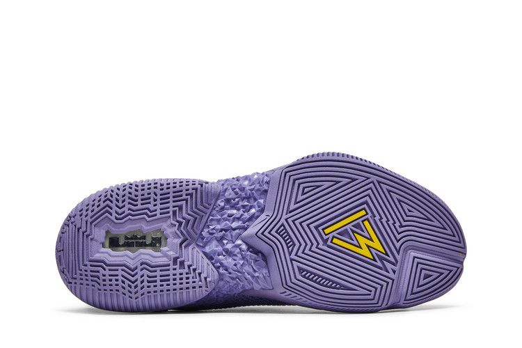Кроссовки Nike LeBron Ambassador 13 'Lakers'