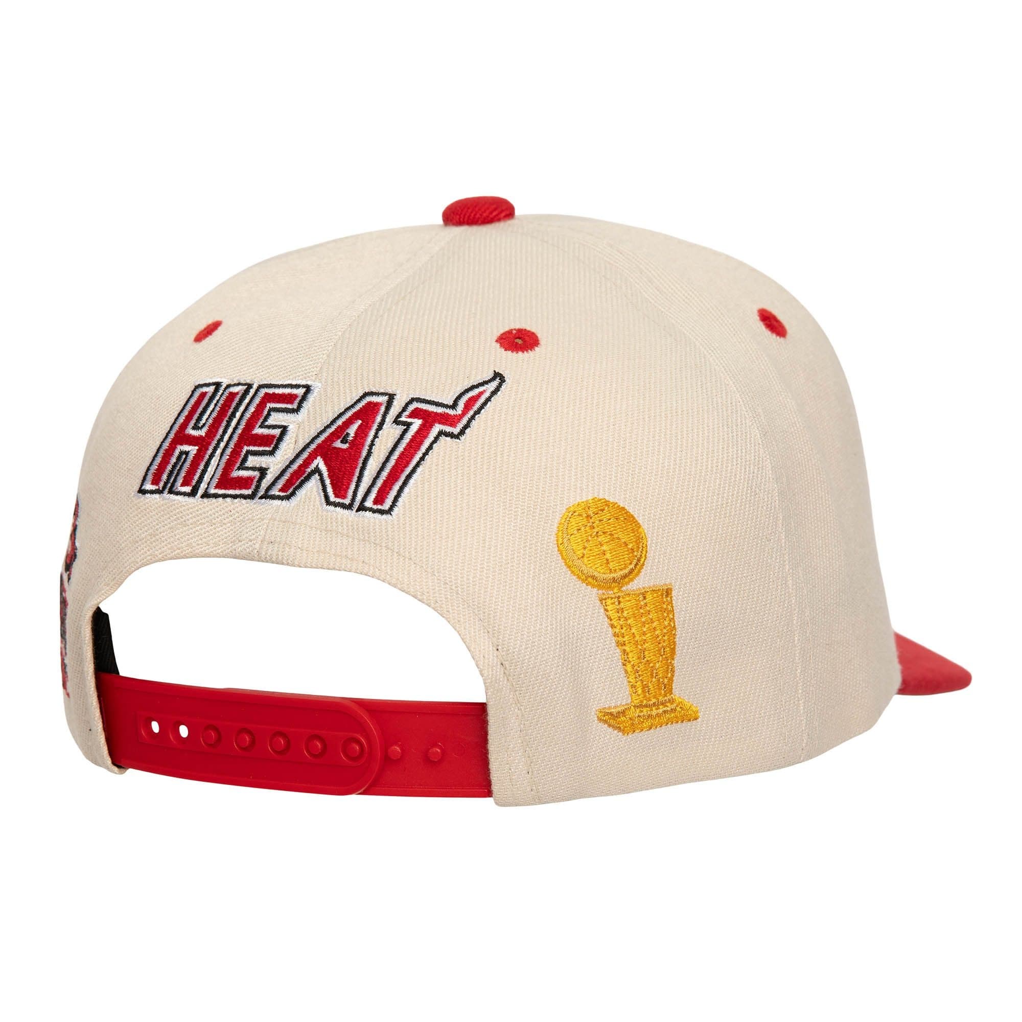 Бейсболка Mitchell & Ness Legacy Defined Pro Snapback HWC Miami Heat Hat