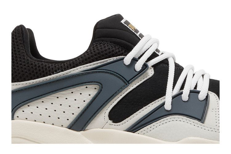 blaze-of-glory-premium-black-white-383526-03_01