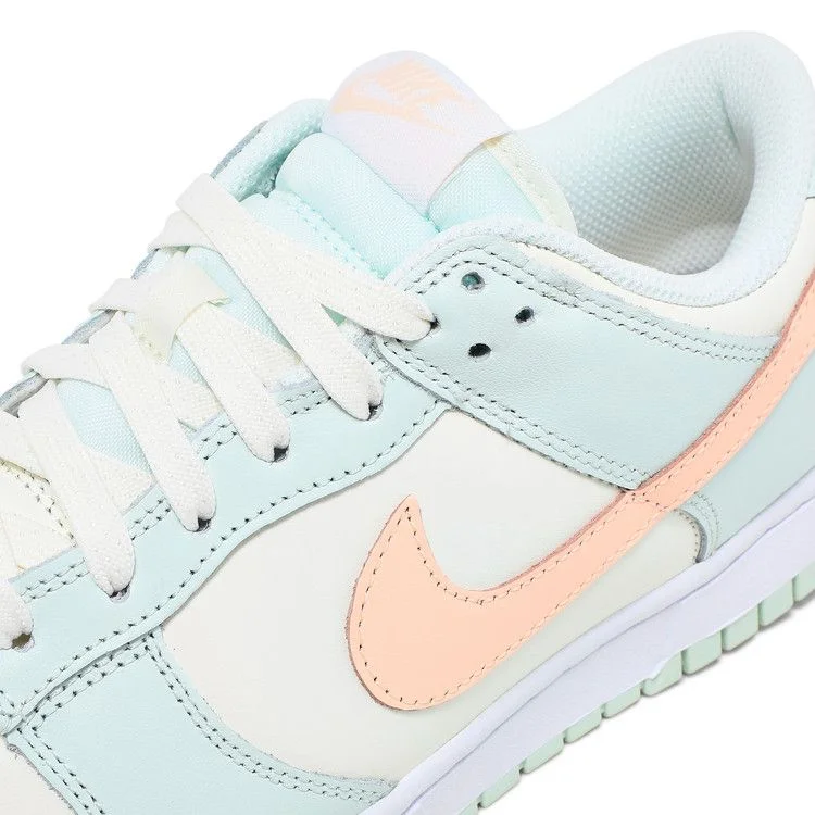 Krossovki-Nike-Wmns-Dunk-Low-Barely-Green-9