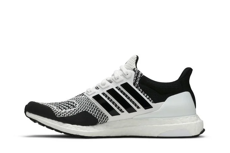 Кроссовки adidas UltraBoost 1.0 DNA 'Cookies And Cream'