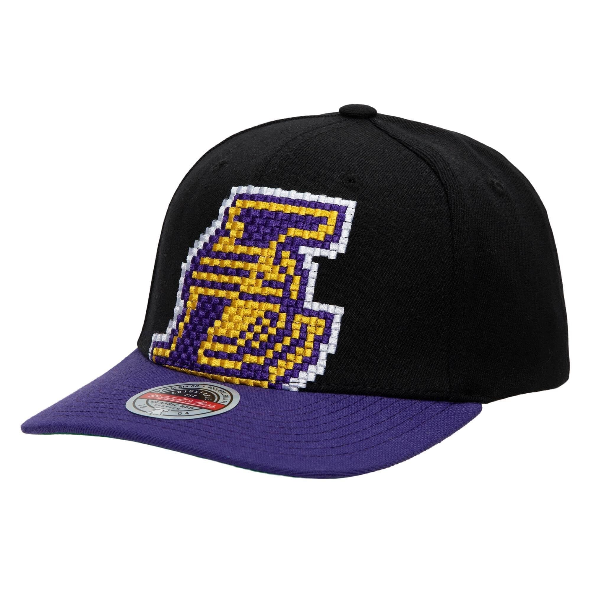 Бейсболка Mitchell & Ness 8 Bit XL Classic Red Los Angeles Lakers Hat