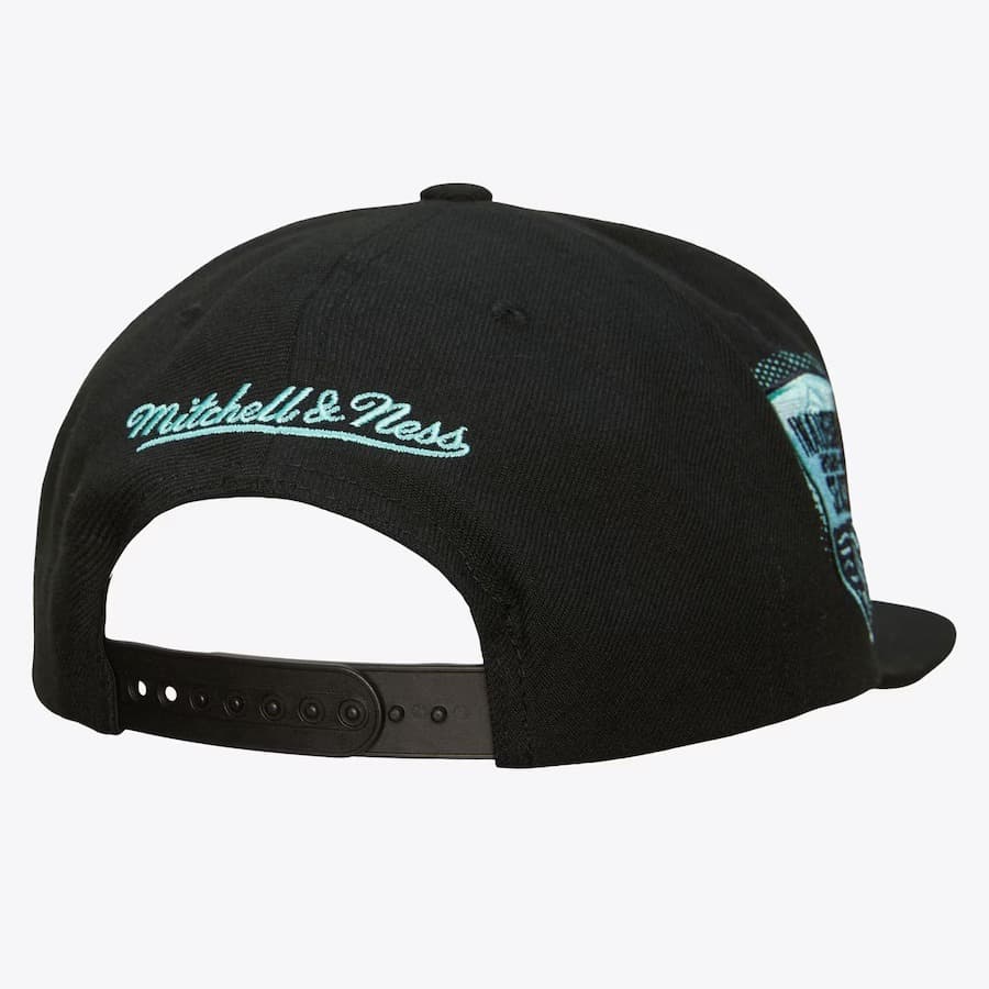 Бейсболка Mitchell & Ness Black Seattle Kraken 7.0 Big Face Snapback Hat