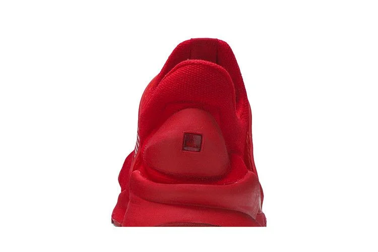 Кроссовки Nike Sock Dart 'Triple Red'