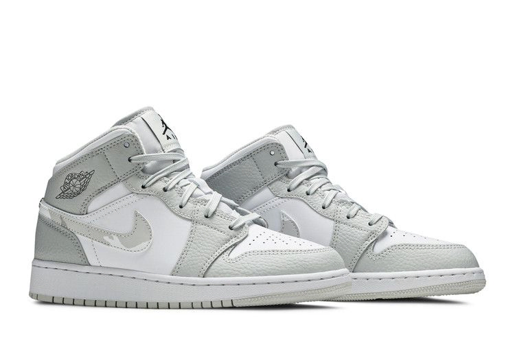 air-jordan-1-mid-se-gs-swoosh-logo-grey-camo-dd3235-100_07