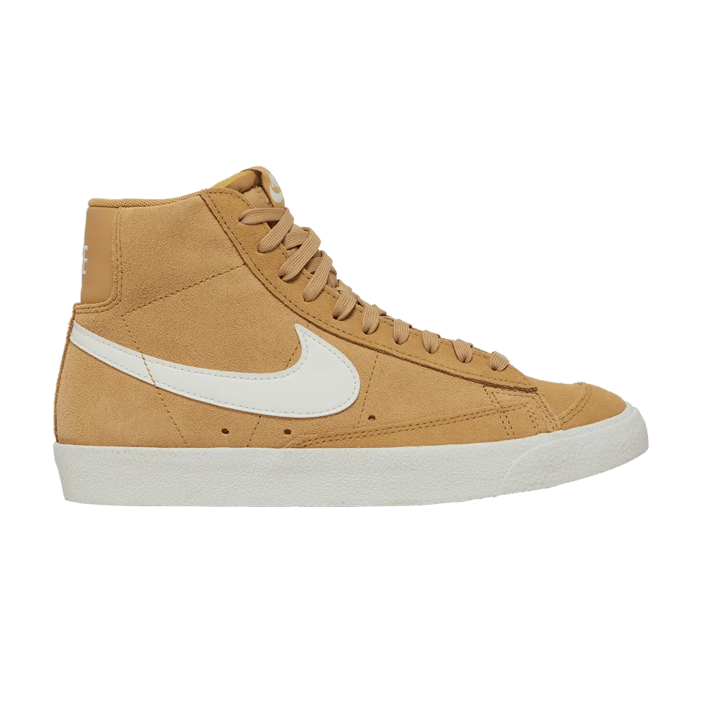 Krossovki-Nike-Wmns-Blazer-Mid-77-Wheat-Suede
