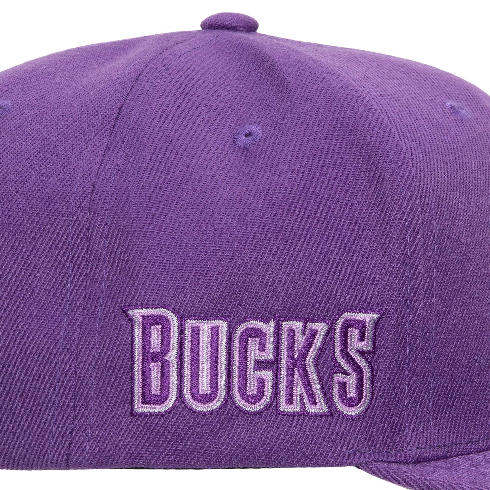 Бейсболка Mitchell & Ness Monochromatic Snapback HWC Milwaukee Bucks Hat