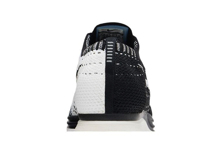 flyknit-racer-526628-002_06