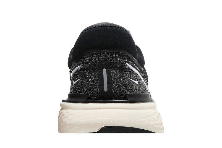 Кроссовки Nike ZoomX Invincible Run Flyknit 'Black White'