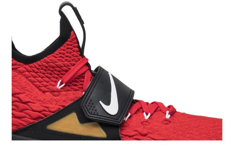 Кроссовки Nike LeBron 15 'Red Diamond Turf' PE