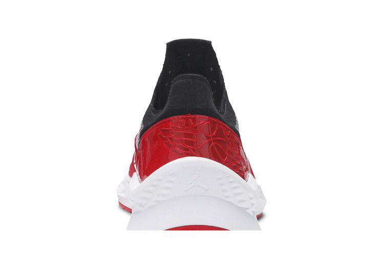 jordan-air-zoom-85-runner-chicago-ci0055-106_06