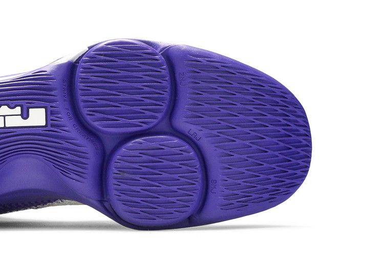 Кроссовки Nike LeBron Witness 4 'Lakers'