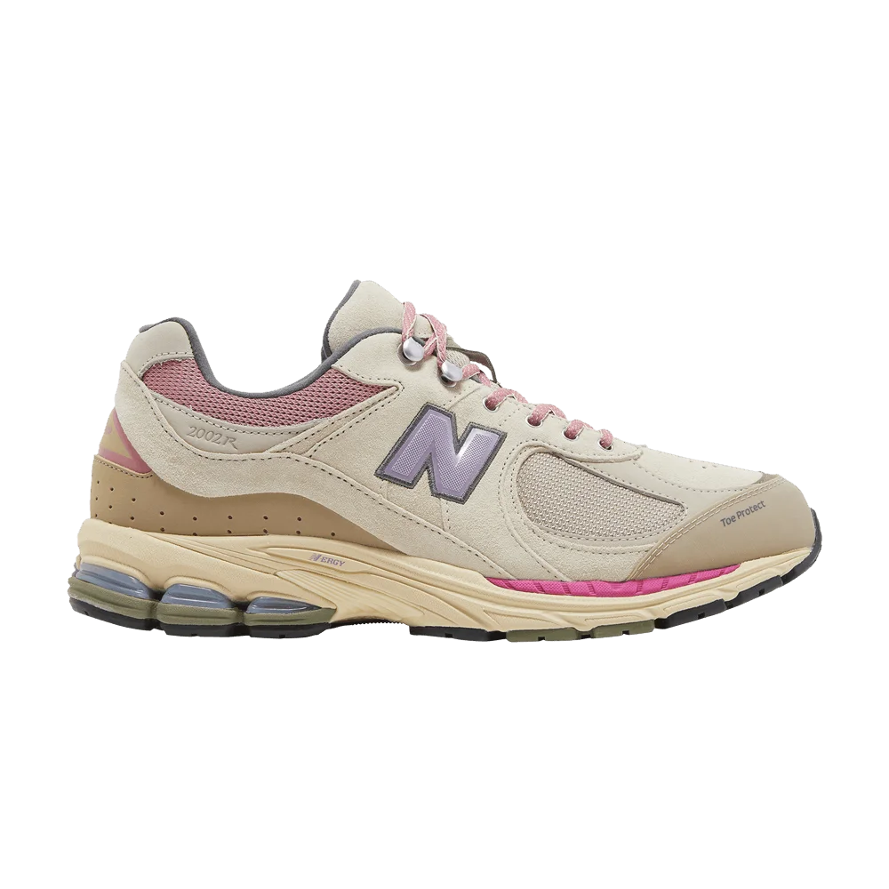 Krossovki-New-Balance-2002R-Hiking-Pack-Beige