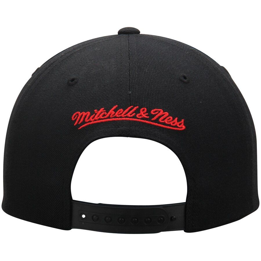 Снепбэк Raptors Mitchell & Ness Wool Solid Snapback Black