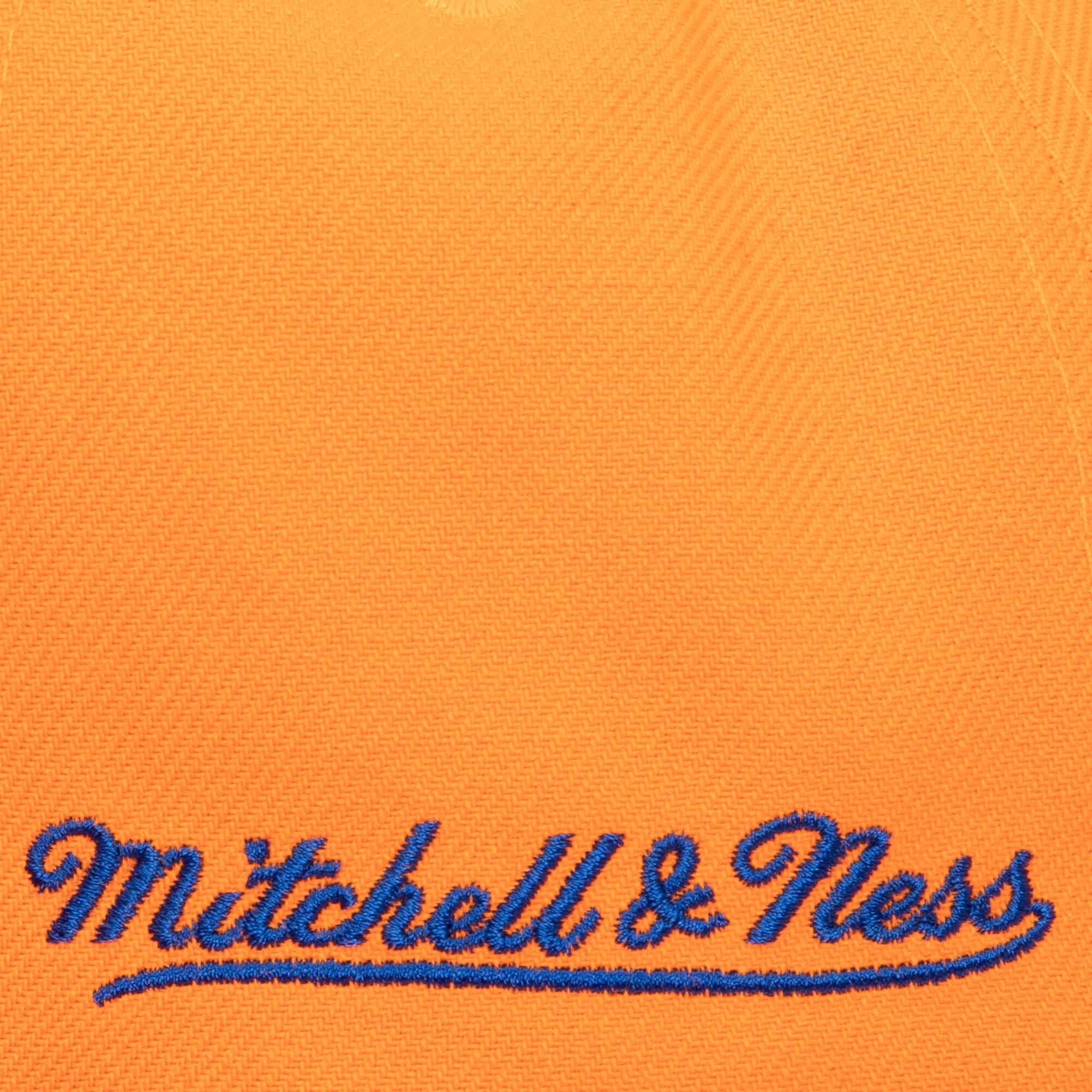 Бейсболка Mitchell & Ness Christmas Day Snapback NBA New York Knicks