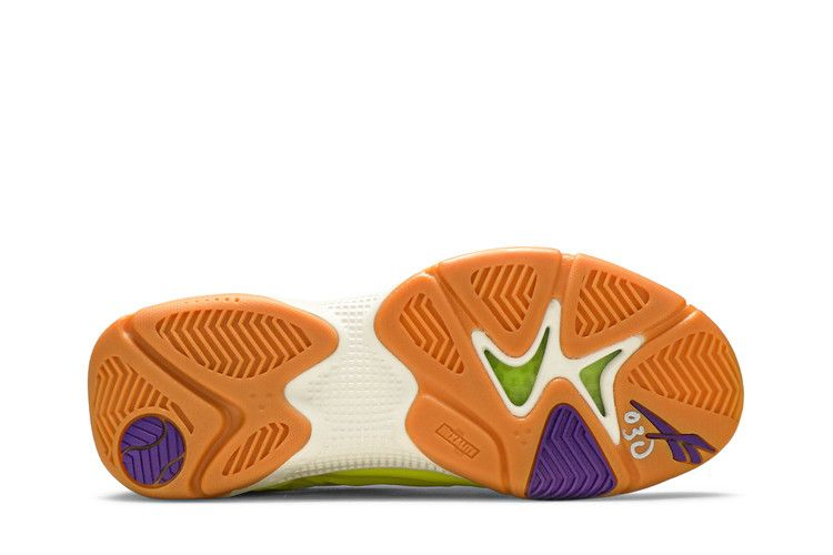 pump-court-hero-yellow-fv7901_03