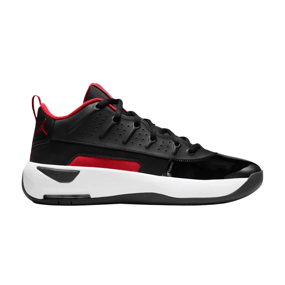 Krossovki-Air-Jordan-Max-Aura-7-Black-Gym-Red