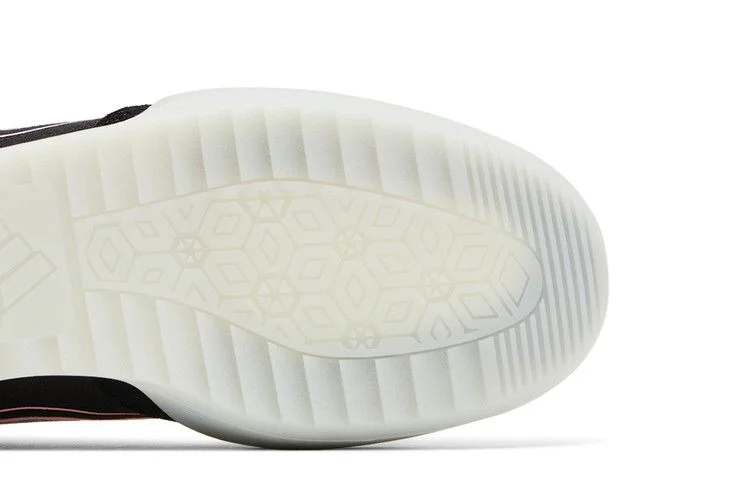 Krossovki-adidas-Messi-Adizero-F50-Freestyle-Inter-Miami-CF-4
