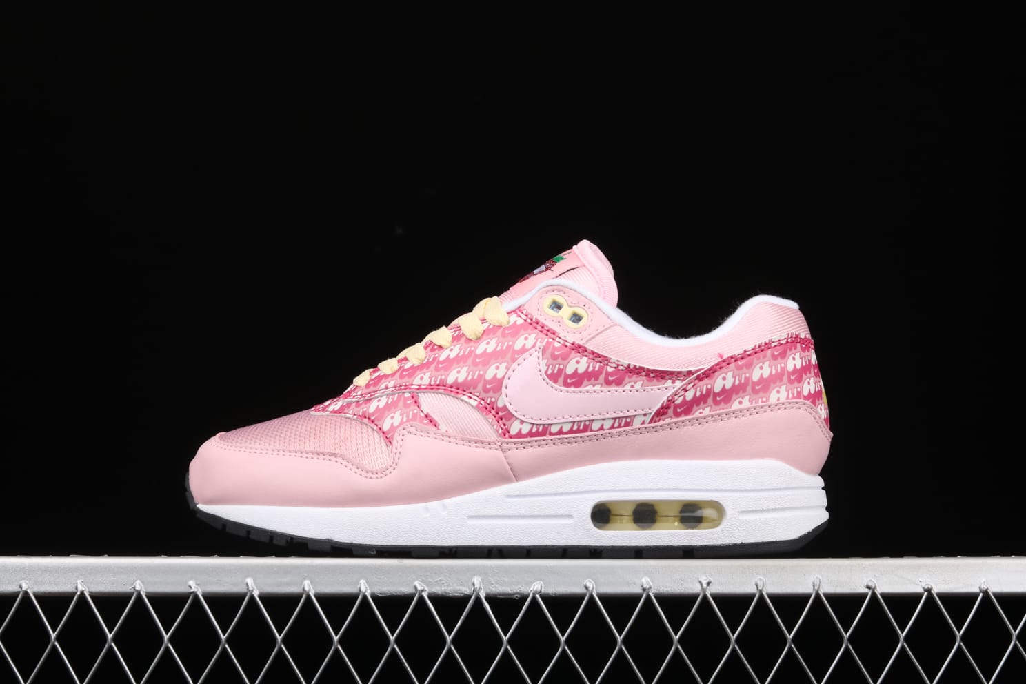 Nike-Air-Max-1-Strawberry-Lemonade-2020-1