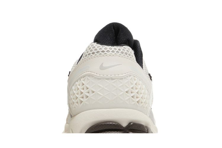Кроссовки Nike Women's Air Zoom Vomero 5 'Phantom'