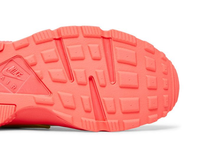 wmns-air-huarache-run-desert-sand-634835-033_04
