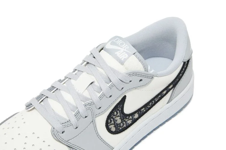 Krossovki-Dior-x-Air-Jordan-1-Low-9