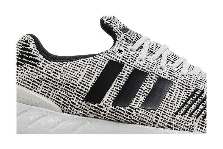 swift-run-22-j-grey-black-gz1555_01