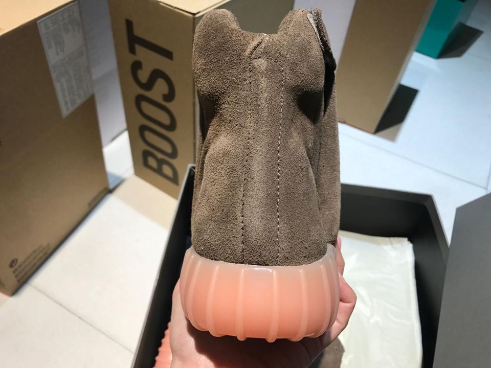 adidas-Yeezy-Boost-750-Light-Brown-Gum-Chocolate-9