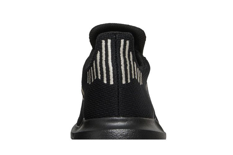 Кроссовки adidas Wmns Swift Run 'Triple Black'