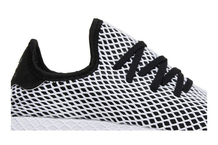 deerupt-black-cq2626_01