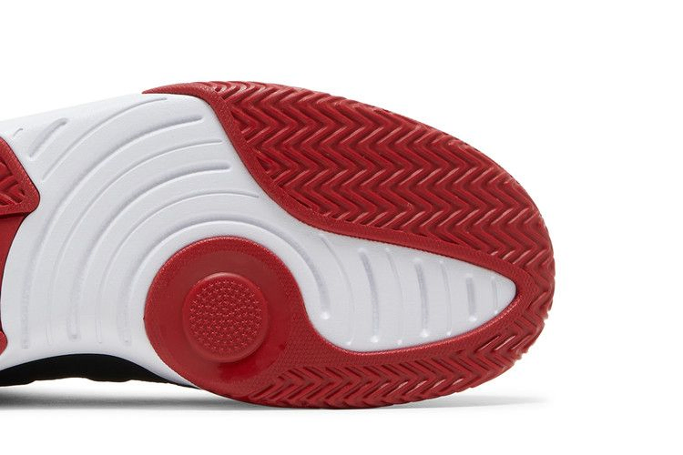 jordan-max-aura-black-gym-red-aq9084-023_04