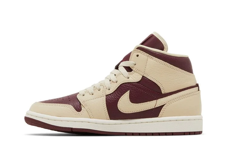 Кроссовки Wmns Air Jordan 1 Mid SE 'Split - Beach Cherrywood'